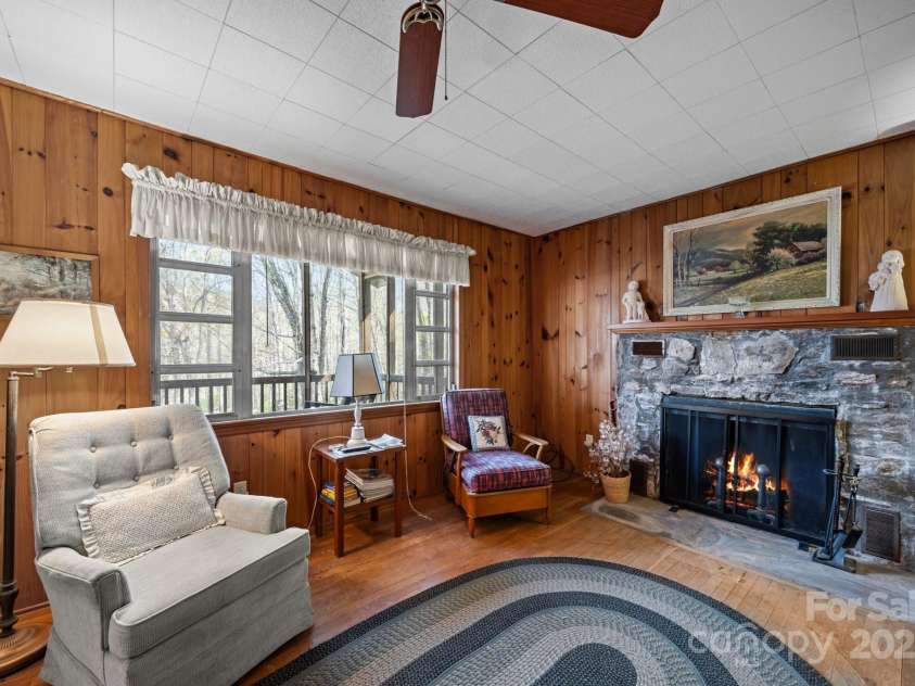 356 Azalea Drive, Maggie Valley, NC 28751.  MLS# CAR4196548, YatesRealty ID 11242. 