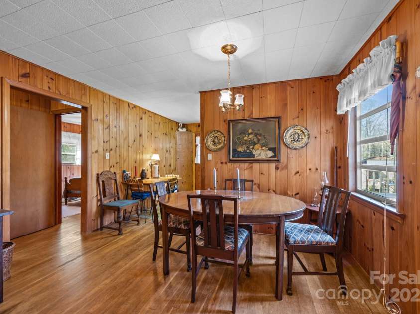 356 Azalea Drive, Maggie Valley, NC 28751.  MLS# CAR4196548, YatesRealty ID 11242. 