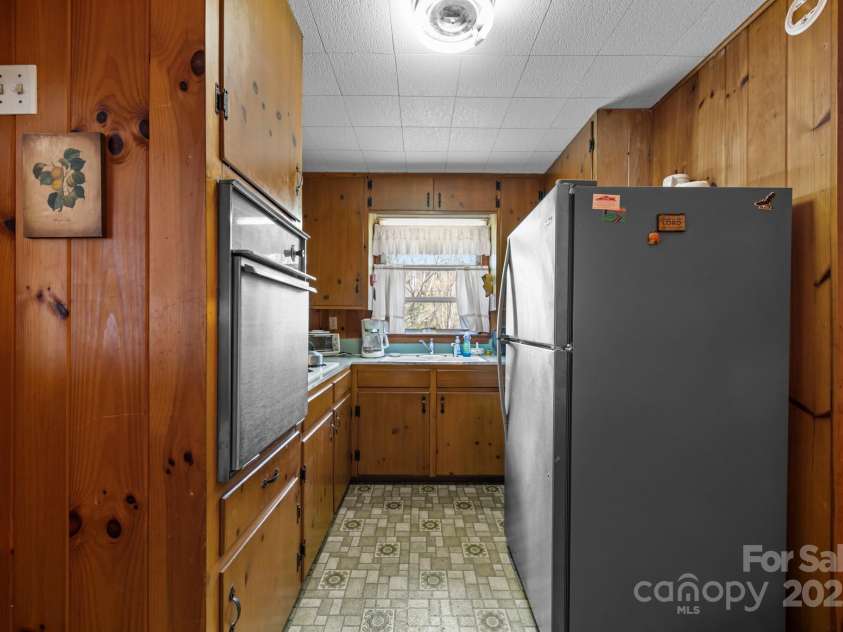 356 Azalea Drive, Maggie Valley, NC 28751.  MLS# CAR4196548, YatesRealty ID 11242. 