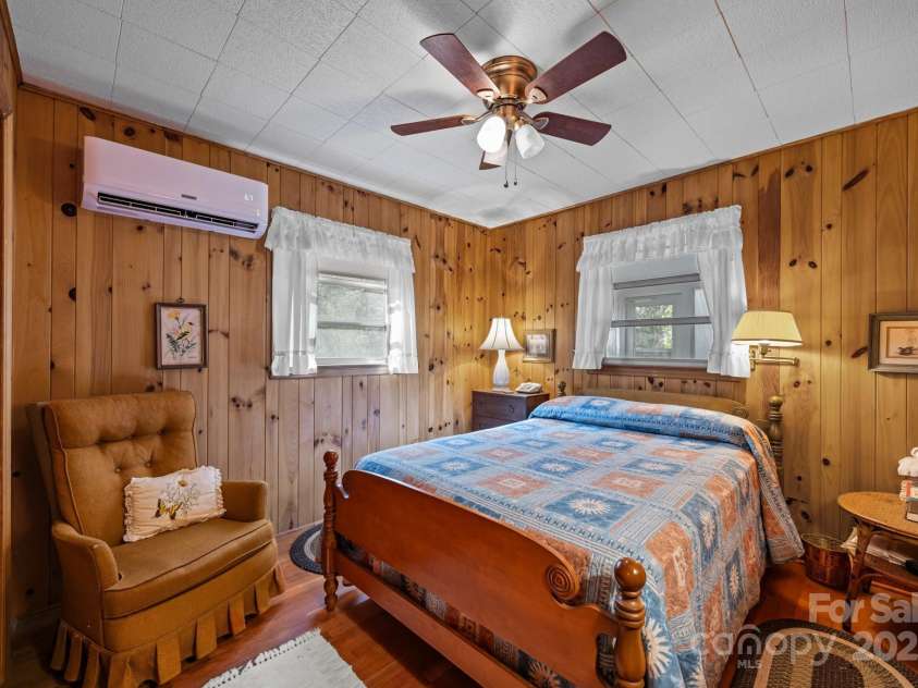 356 Azalea Drive, Maggie Valley, NC 28751.  MLS# CAR4196548, YatesRealty ID 11242. 