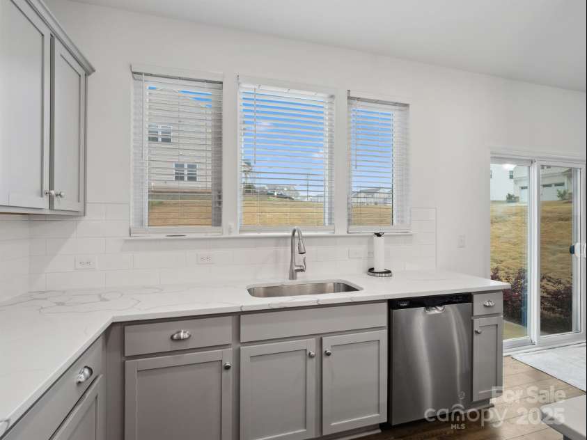 124 Benford Drive, Troutman, NC 28166.  MLS# CAR4241783, YatesRealty ID 11243. 