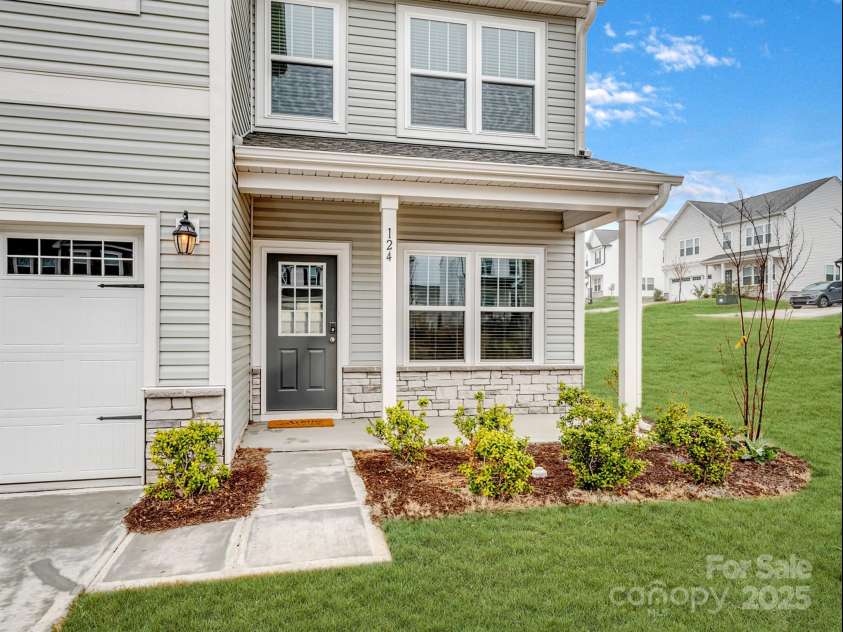 124 Benford Drive, Troutman, NC 28166.  MLS# CAR4241783, YatesRealty ID 11243. 