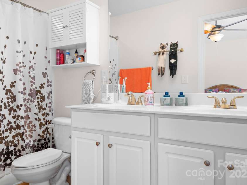 8524 Sunset Hill Road, Waxhaw, NC 28173.  MLS# CAR4245916, YatesRealty ID 11244. 