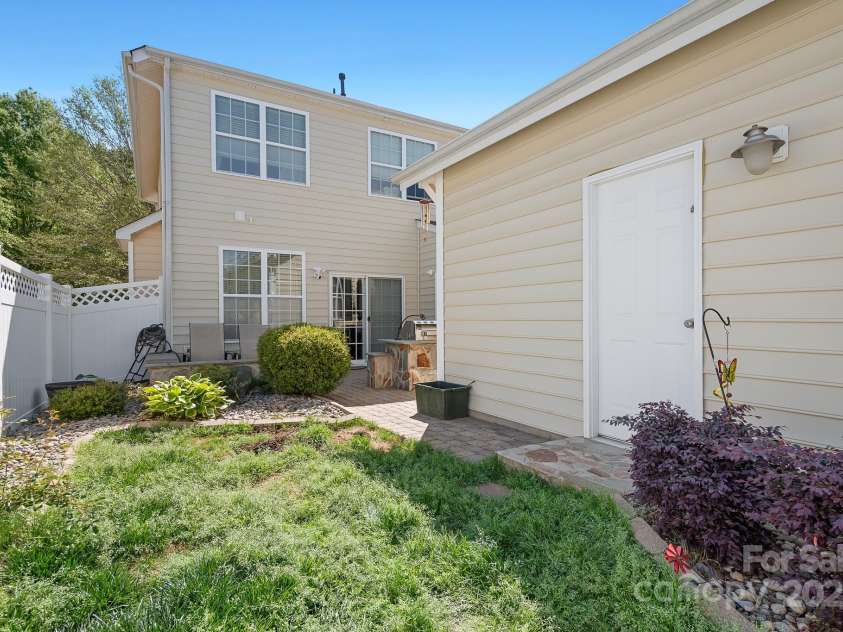 8524 Sunset Hill Road, Waxhaw, NC 28173.  MLS# CAR4245916, YatesRealty ID 11244. 