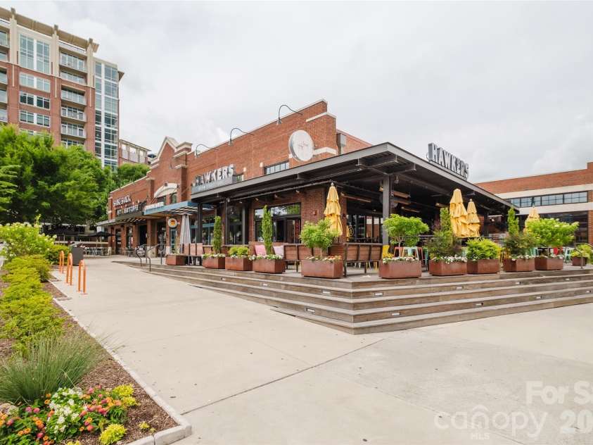 2852 Dorchester Place, Charlotte, NC 28209.  MLS# CAR4342393, YatesRealty ID 11245. 