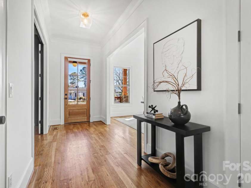 2852 Dorchester Place, Charlotte, NC 28209.  MLS# CAR4342393, YatesRealty ID 11245. F
