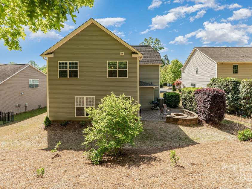 4861 Samuel Pinckney Drive, Belmont, NC 28012.  MLS# CAR4247835, YatesRealty ID 11245. 