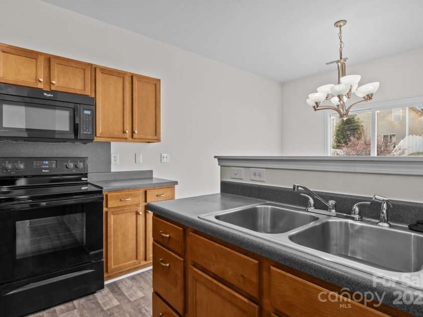 1028 Willow Wind Drive, Gastonia, NC 28054.  MLS# CAR4238640, YatesRealty ID 11246. 