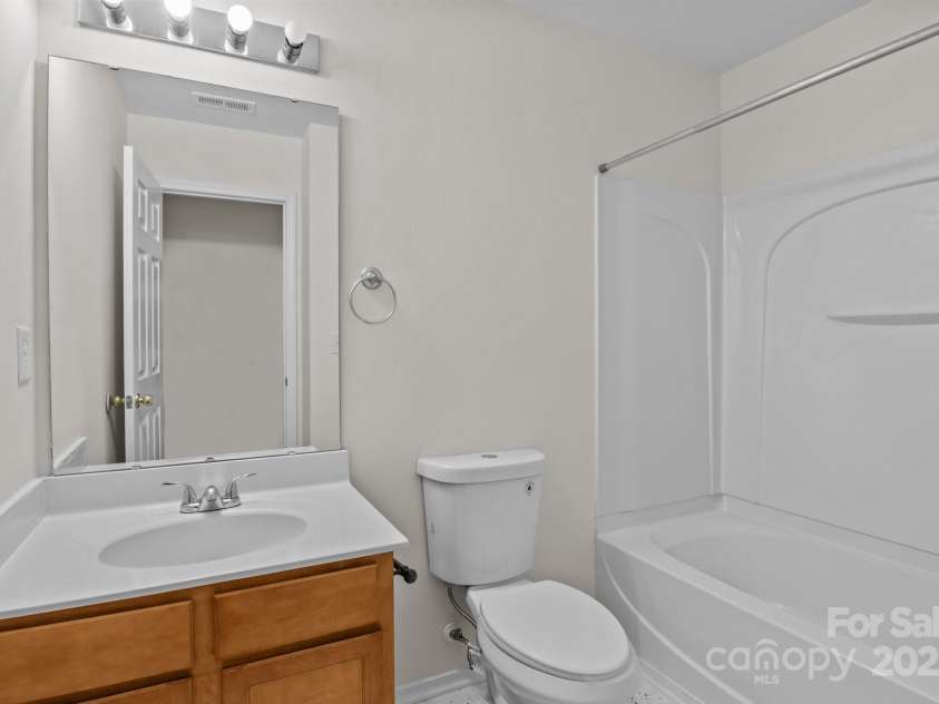 1028 Willow Wind Drive, Gastonia, NC 28054.  MLS# CAR4238640, YatesRealty ID 11246. 