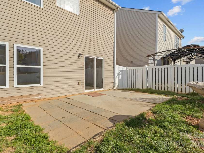 1028 Willow Wind Drive, Gastonia, NC 28054.  MLS# CAR4238640, YatesRealty ID 11246. 