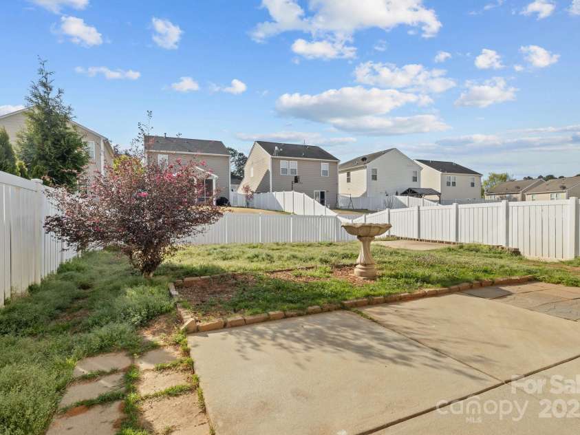 1028 Willow Wind Drive, Gastonia, NC 28054.  MLS# CAR4238640, YatesRealty ID 11246. 