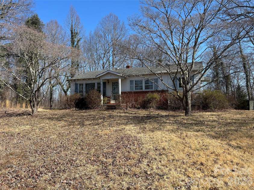 859 Stacy Hill Road, Nebo, NC 28761.  MLS# CAR4352178, YatesRealty ID 11246. 