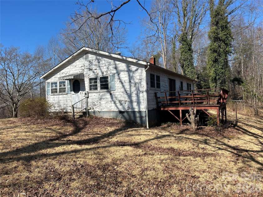 859 Stacy Hill Road, Nebo, NC 28761.  MLS# CAR4352178, YatesRealty ID 11246. 