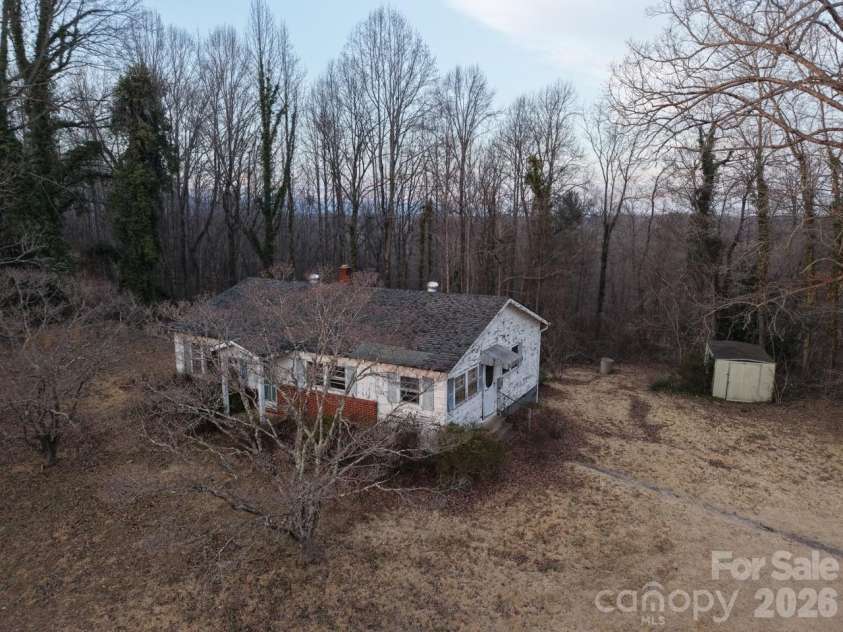 859 Stacy Hill Road, Nebo, NC 28761.  MLS# CAR4352178, YatesRealty ID 11246. 