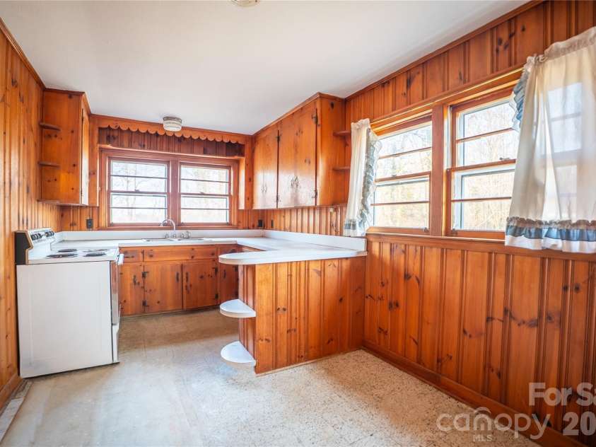 859 Stacy Hill Road, Nebo, NC 28761.  MLS# CAR4352178, YatesRealty ID 11246. Kitchen