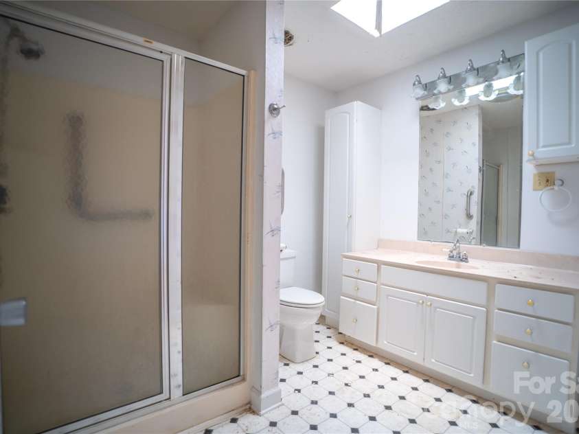 859 Stacy Hill Road, Nebo, NC 28761.  MLS# CAR4352178, YatesRealty ID 11246. Master Bath