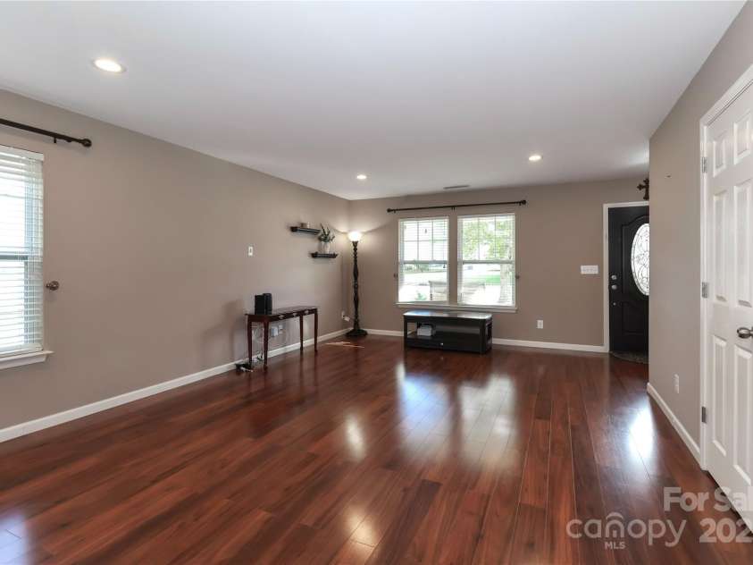 1135 Valley Street, Statesville, NC 28677.  MLS# CAR4242508, YatesRealty ID 11247. 