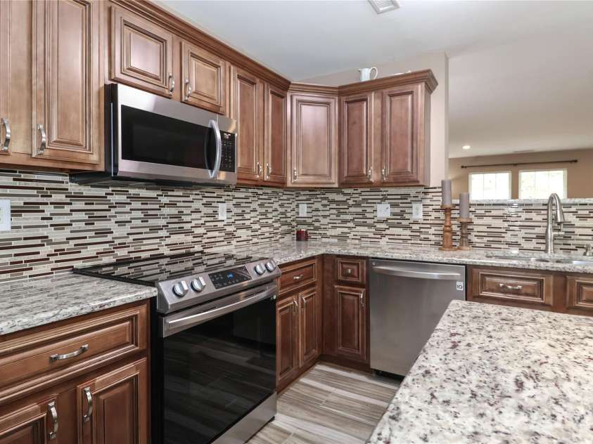 1135 Valley Street, Statesville, NC 28677.  MLS# CAR4242508, YatesRealty ID 11247. 