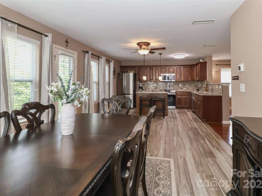 1135 Valley Street, Statesville, NC 28677.  MLS# CAR4242508, YatesRealty ID 11247. 