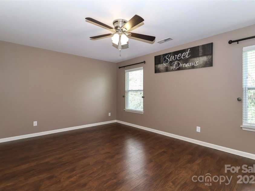 1135 Valley Street, Statesville, NC 28677.  MLS# CAR4242508, YatesRealty ID 11247. 