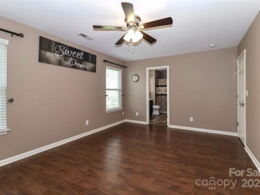 1135 Valley Street, Statesville, NC 28677.  MLS# CAR4242508, YatesRealty ID 11247. 