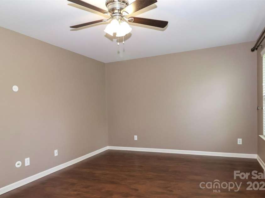 1135 Valley Street, Statesville, NC 28677.  MLS# CAR4242508, YatesRealty ID 11247. 