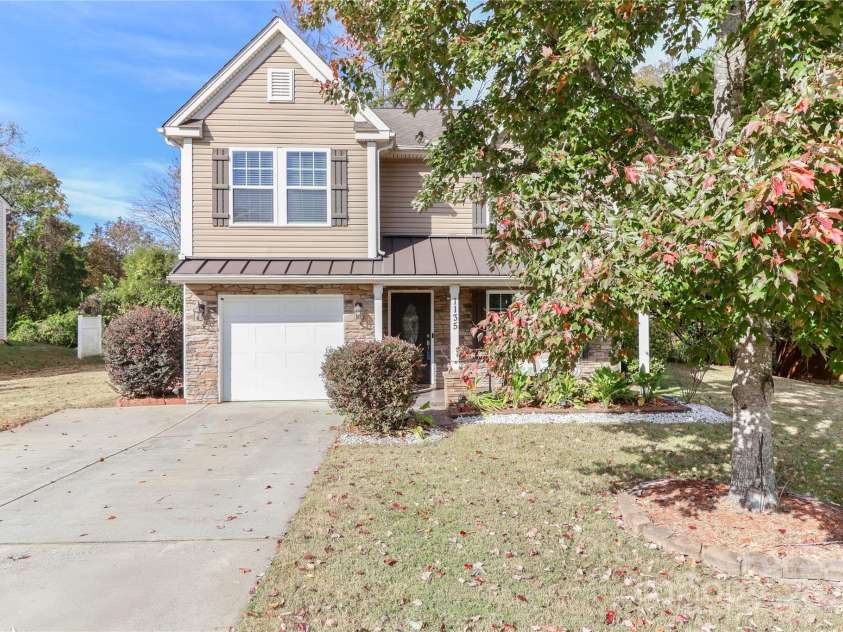 1135 Valley Street, Statesville, NC 28677.  MLS# CAR4242508, YatesRealty ID 11247. 