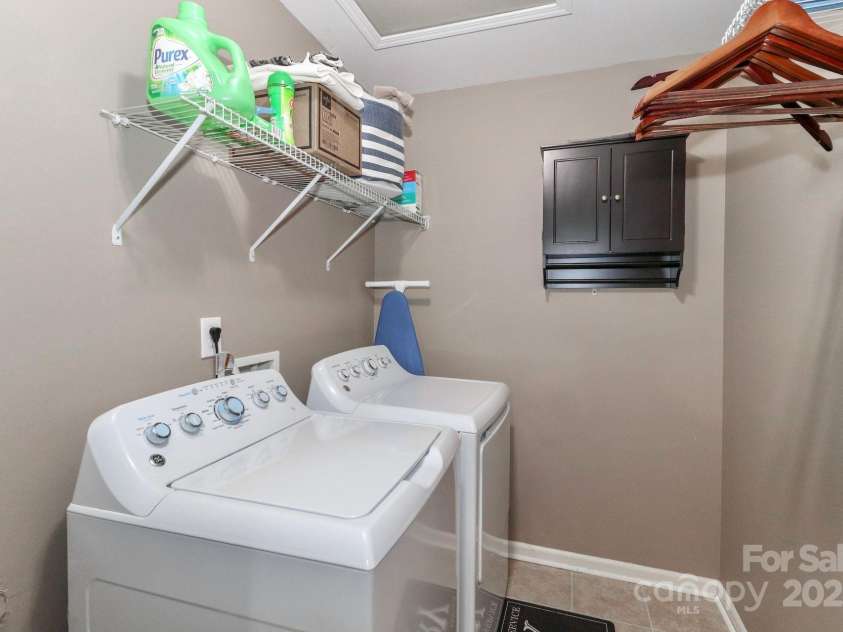 1135 Valley Street, Statesville, NC 28677.  MLS# CAR4242508, YatesRealty ID 11247. 