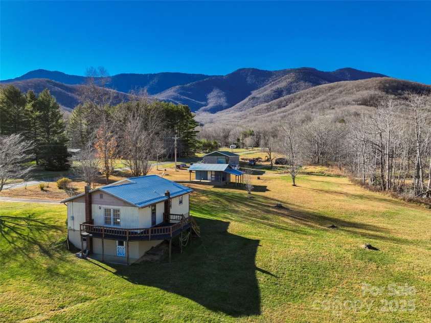 1879 White Oak Road, Burnsville, NC 28714.  MLS# CAR4319421, YatesRealty ID 11248. 