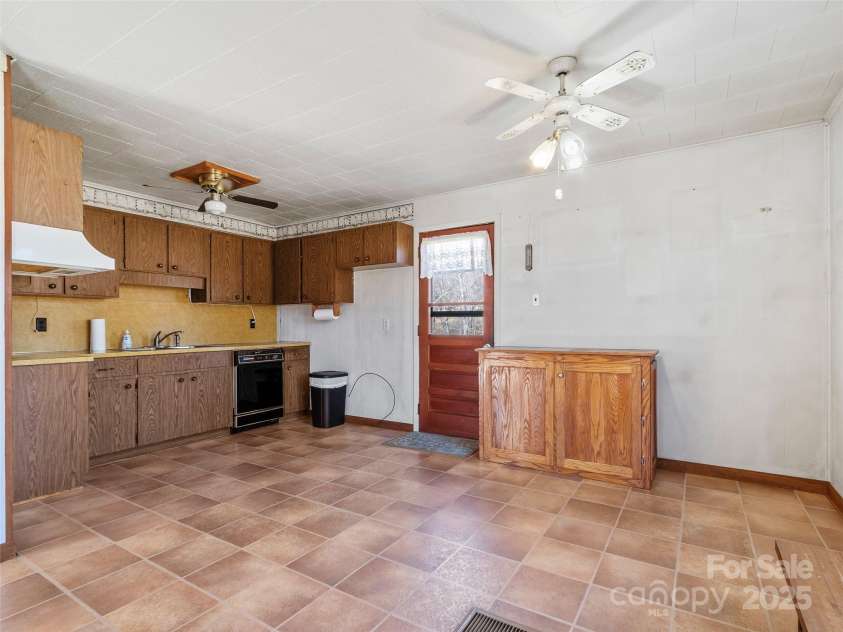 1879 White Oak Road, Burnsville, NC 28714.  MLS# CAR4319421, YatesRealty ID 11248. 