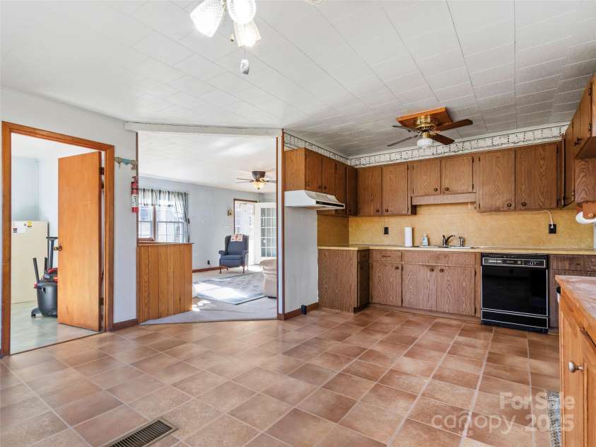 1879 White Oak Road, Burnsville, NC 28714.  MLS# CAR4319421, YatesRealty ID 11248. 