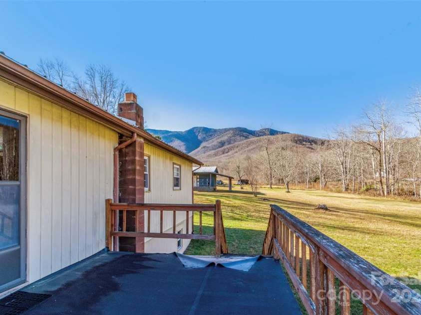 1879 White Oak Road, Burnsville, NC 28714.  MLS# CAR4319421, YatesRealty ID 11248. 