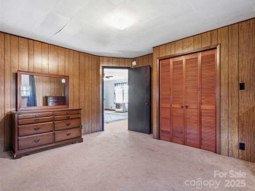 1879 White Oak Road, Burnsville, NC 28714.  MLS# CAR4319421, YatesRealty ID 11248. 