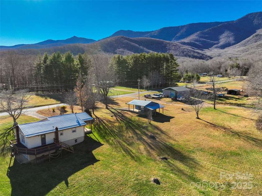1879 White Oak Road, Burnsville, NC 28714.  MLS# CAR4319421, YatesRealty ID 11248. 