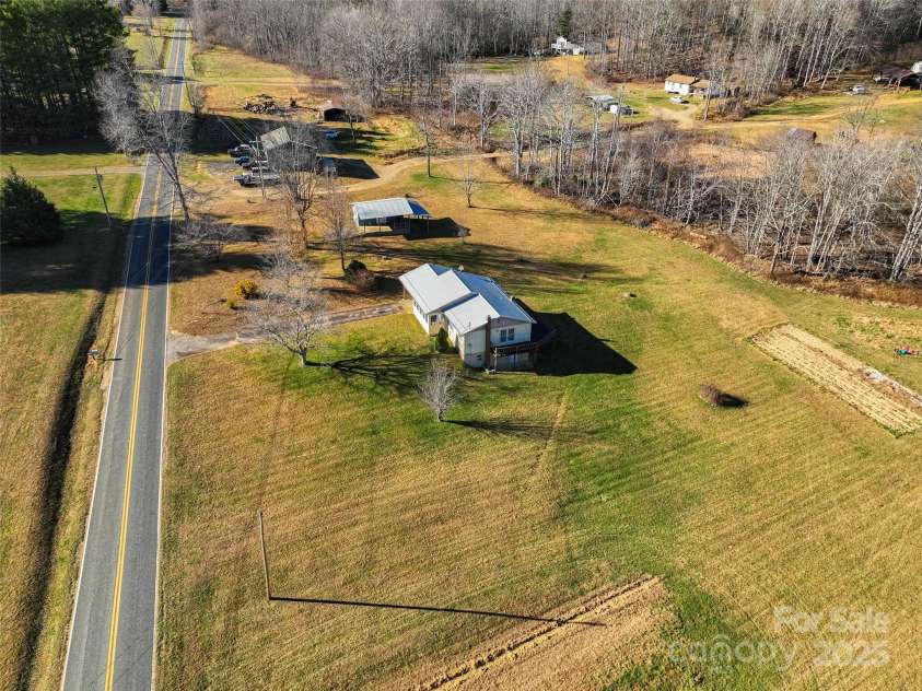 1879 White Oak Road, Burnsville, NC 28714.  MLS# CAR4319421, YatesRealty ID 11248. 