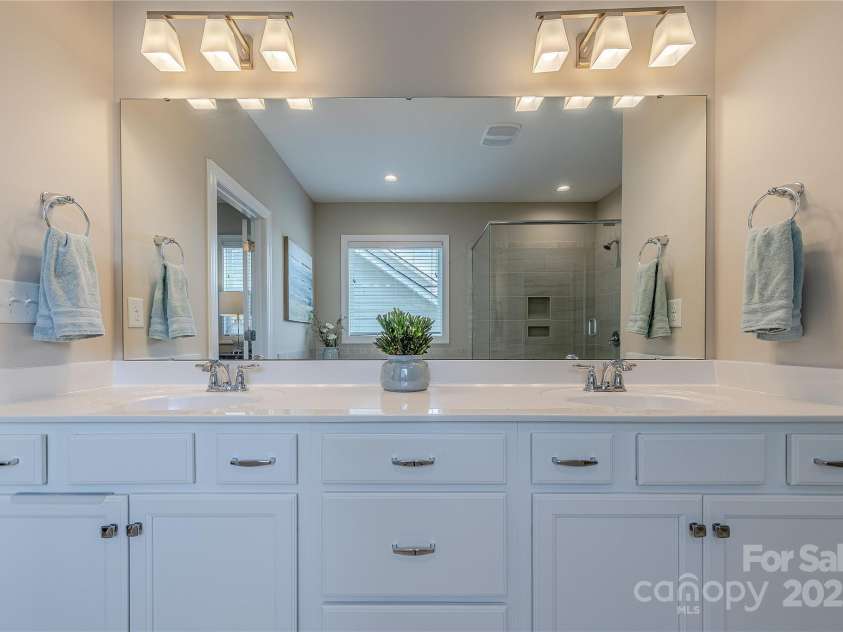 5128 Oakhaven Lane, Fort Mill, SC 29708.  MLS# CAR4253381, YatesRealty ID 11248. Dual Vanity