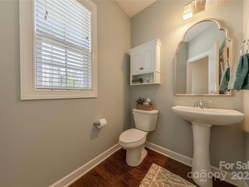 5128 Oakhaven Lane, Fort Mill, SC 29708.  MLS# CAR4253381, YatesRealty ID 11248. Powder Room