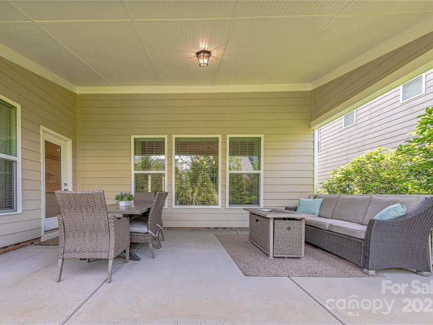 5128 Oakhaven Lane, Fort Mill, SC 29708.  MLS# CAR4253381, YatesRealty ID 11248. Relaxation or Entertainment