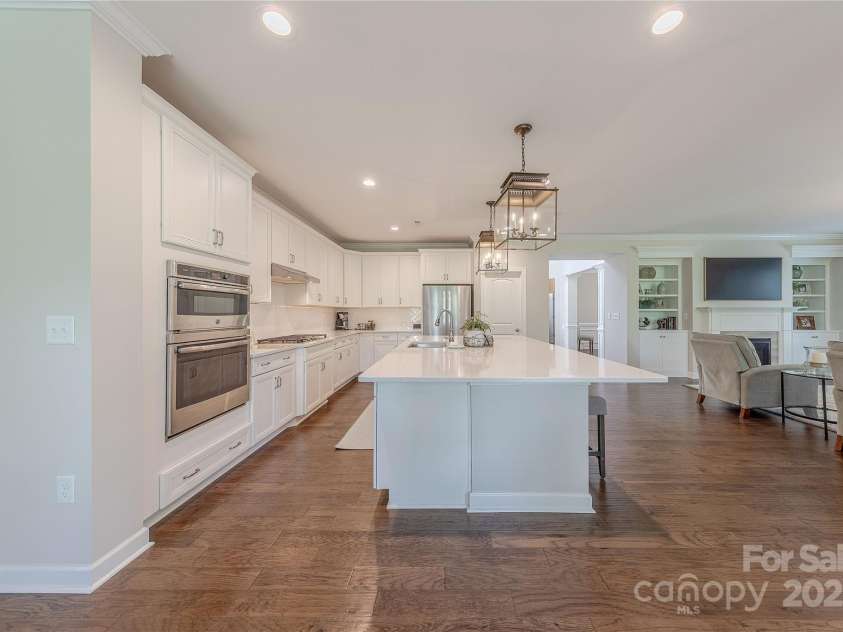 5128 Oakhaven Lane, Fort Mill, SC 29708.  MLS# CAR4253381, YatesRealty ID 11248. Tons of Space