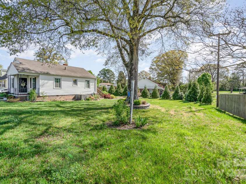 630 Myrtle School Road, Gastonia, NC 28052.  MLS# CAR4187407, YatesRealty ID 11249. 