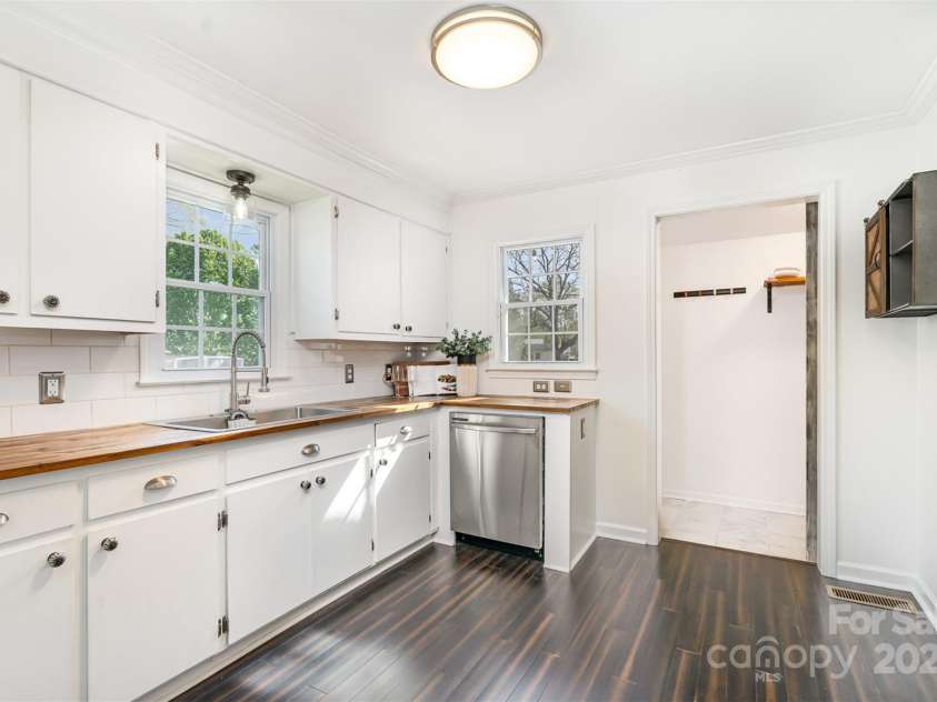 630 Myrtle School Road, Gastonia, NC 28052.  MLS# CAR4187407, YatesRealty ID 11249. 