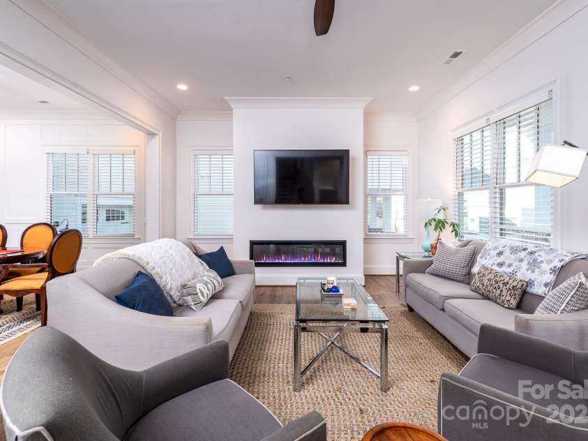 2002 Summey Avenue, Charlotte, NC 28205.  MLS# CAR4218426, YatesRealty ID 1125. 