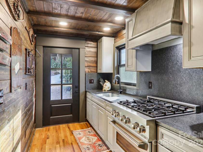 408 & 586 Little Elbow Mountain Road, Lake Toxaway, NC 28747.  MLS# CAR4324651, YatesRealty ID 1125. 