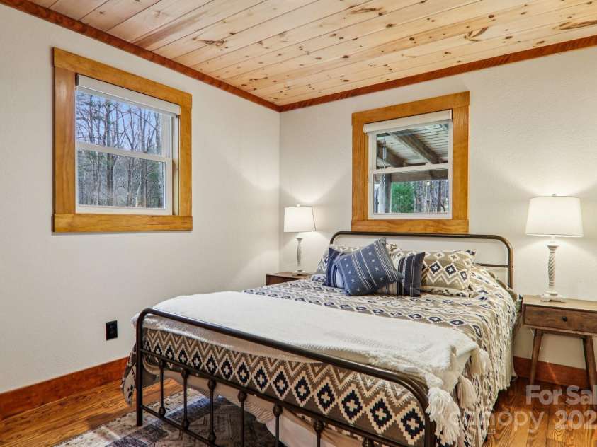 408 & 586 Little Elbow Mountain Road, Lake Toxaway, NC 28747.  MLS# CAR4324651, YatesRealty ID 1125. 