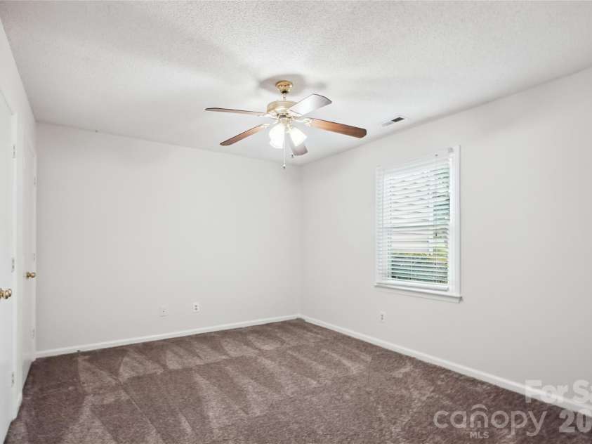 8322 Summerglen Circle, Charlotte, NC 28227.  MLS# CAR4329058, YatesRealty ID 11250. 