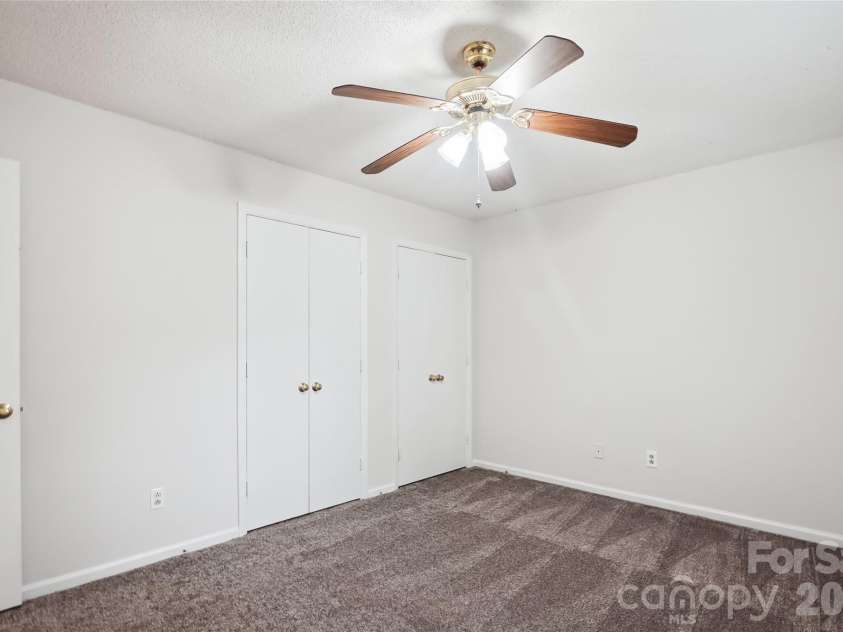 8322 Summerglen Circle, Charlotte, NC 28227.  MLS# CAR4329058, YatesRealty ID 11250. 