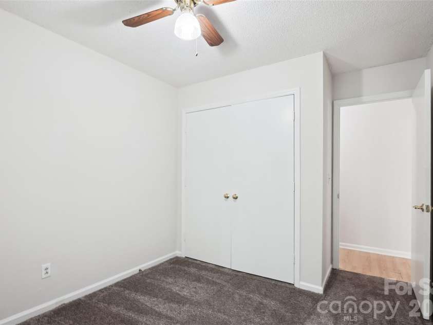 8322 Summerglen Circle, Charlotte, NC 28227.  MLS# CAR4329058, YatesRealty ID 11250. 