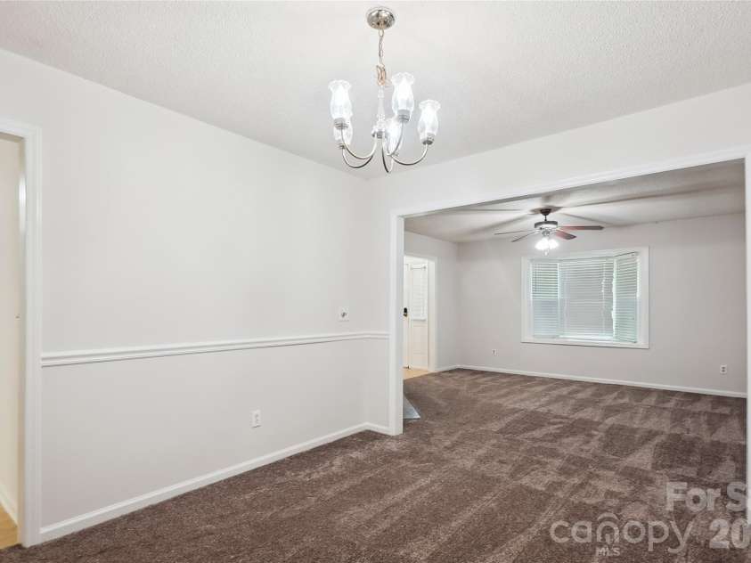 8322 Summerglen Circle, Charlotte, NC 28227.  MLS# CAR4329058, YatesRealty ID 11250. 