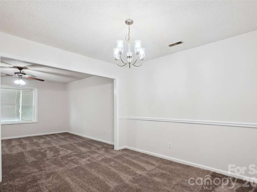 8322 Summerglen Circle, Charlotte, NC 28227.  MLS# CAR4329058, YatesRealty ID 11250. 