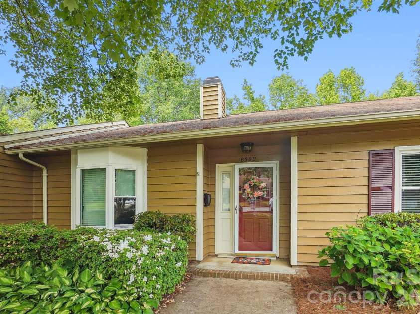 8322 Summerglen Circle, Charlotte, NC 28227.  MLS# CAR4329058, YatesRealty ID 11250. 